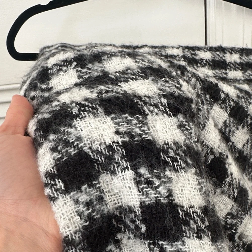 Black and White Checkered Chunky Scarf